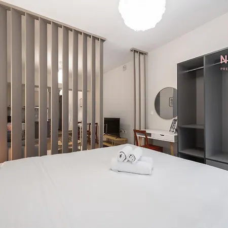 Patron, Nilie Hospitality Mgmt *