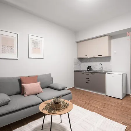 Patron, Nilie Hospitality Mgmt *