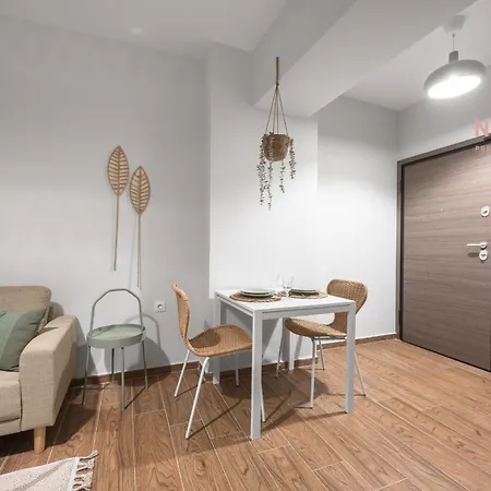 Patron, Nilie Hospitality Mgmt *